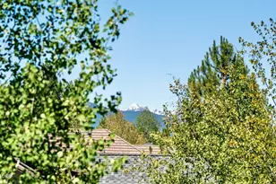 19077 Mount McLoughlin Ln, Bend, OR 97703 - Photo 14