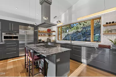 19077 Mount McLoughlin Lane, Bend, OR 97703 - Photo 18