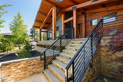 19077 Mount McLoughlin Lane, Bend, OR 97703 - Photo 4