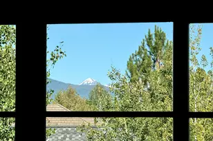 19077 Mount McLoughlin Ln, Bend, OR 97703 - Photo 10