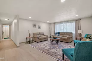 238 Grandview Ln, Grants Pass, OR 97527 - Photo 6
