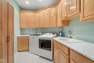 4680 Cloudcrest Dr, Medford, OR 97504 - Photo 24