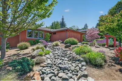 1056 Beswick Way, Ashland, OR 97520 - Photo 4