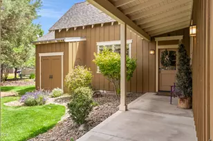 320 Split Rail Ln, Redmond, OR 97756 - Photo 2