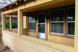 1975 Spring St, Medford, OR 97504 - Photo 2