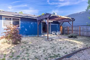 832 La Loma Dr, Medford, OR 97504 - Photo 34