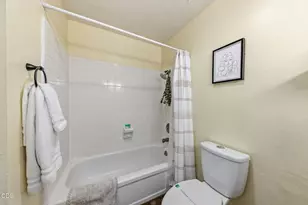 832 La Loma Dr, Medford, OR 97504 - Photo 30