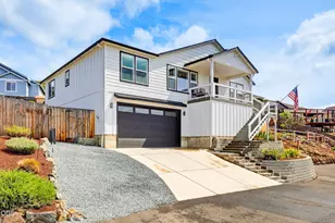 1031 Ruby Meadows Dr, Eagle Point, OR 97524 - Photo 1