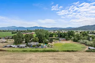 2622 Eric Ave, Central Point, OR 97502 - Photo 54