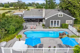 2622 Eric Ave, Central Point, OR 97502 - Photo 2