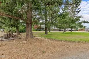 2622 Eric Ave, Central Point, OR 97502 - Photo 56