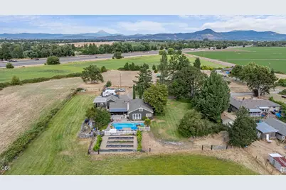 2622 Eric Avenue, Central Point, OR 97502 - Photo 52