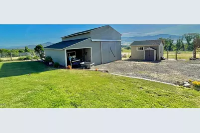 6085 Adams Road, Talent, OR 97540 - Photo 36