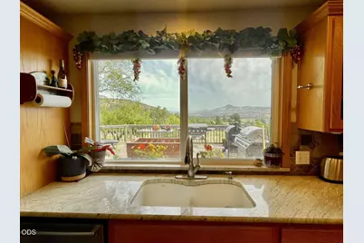 6085 Adams Road, Talent, OR 97540 - Photo 8