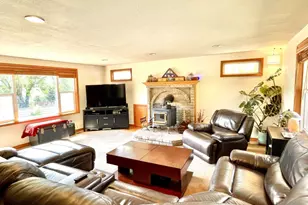 6085 Adams Rd, Talent, OR 97540 - Photo 4