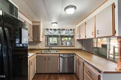 61111 Chuckanut Drive, Bend, OR 97702 - Photo 12