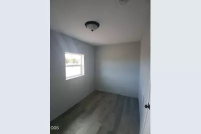 323 Commercial Street, Klamath Falls, OR 97601 - Photo 12