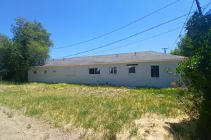 323 Commercial St, Klamath Falls, OR 97601 - Photo 4