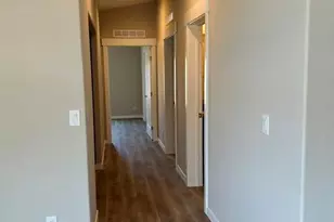 333 Mountain View Dr, Talent, OR 97540 - Photo 10
