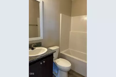333 Mountain View Drive #105, Talent, OR 97540 - Photo 12