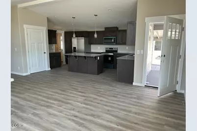 333 Mountain View Drive #105, Talent, OR 97540 - Photo 4