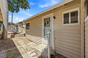 595 Monroe St, Ashland, OR 97520 - Photo 32