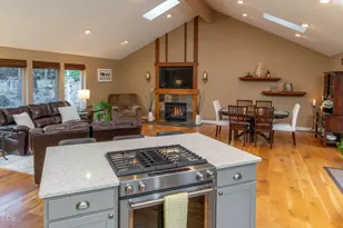 18035 Maury Mountain Ln, Sunriver, OR 97707 - Photo 26