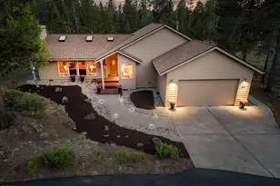 18035 Maury Mountain Ln, Sunriver, OR 97707 - Photo 12
