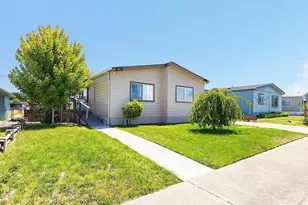 1661 Darin Dr, Grants Pass, OR 97527 - Photo 4