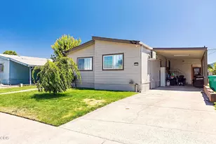 1661 Darin Dr, Grants Pass, OR 97527 - Photo 2