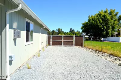 185 SW Rock Gulch Road, Grants Pass, OR 97527 - Photo 30