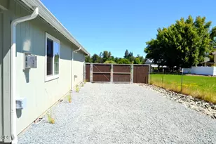 185 SW Rock Gulch Rd, Grants Pass, OR 97527 - Photo 30