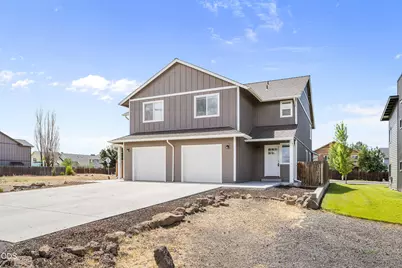 1214 SW 27th Street, Redmond, OR 97756 - Photo 2