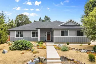 1609 Pacific Ln, Phoenix, OR 97535 - Photo 2
