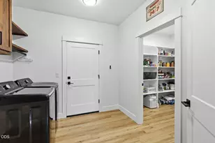 1609 Pacific Ln, Phoenix, OR 97535 - Photo 38