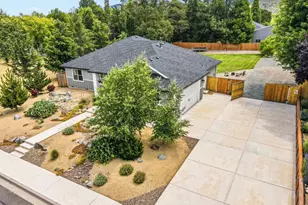 1609 Pacific Ln, Phoenix, OR 97535 - Photo 46