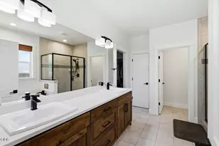 1609 Pacific Ln, Phoenix, OR 97535 - Photo 24