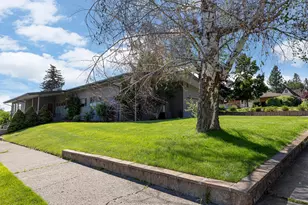 1500 Pacific Terrace, Klamath Falls, OR 97601 - Photo 2