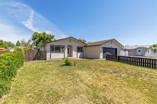 4637 Sumac Ave, Klamath Falls, OR 97603 - Photo 2