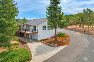 831 Juanita Way, Jacksonville, OR 97530 - Photo 6