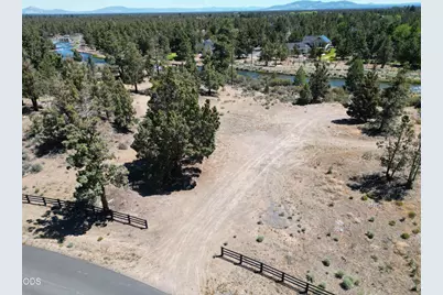 21195 Scottsdale Drive, Bend, OR 97701 - Photo 2