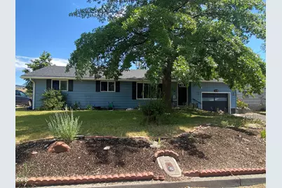 1855 Lakeview Avenue, Klamath Falls, OR 97601 - Photo 1