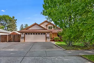 2770 NE Faith Dr, Bend, OR 97701 - Photo 2