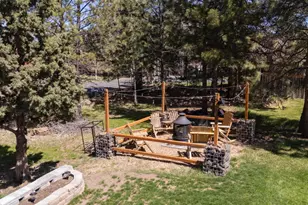 20873 SE Greenmont Dr, Bend, OR 97702 - Photo 6