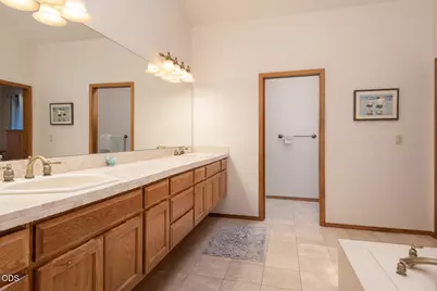 60894 Willow Creek Loop, Bend, OR 97702 - Photo 18