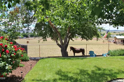 10016 McGuire Avenue, Klamath Falls, OR 97603 - Photo 32