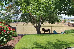 10016 McGuire Ave, Klamath Falls, OR 97603 - Photo 32
