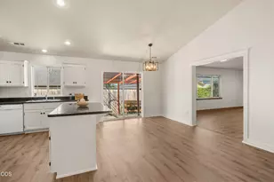 416 Leandra Ln, Eagle Point, OR 97524 - Photo 6