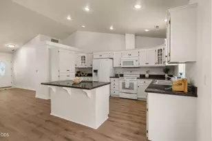 416 Leandra Ln, Eagle Point, OR 97524 - Photo 8