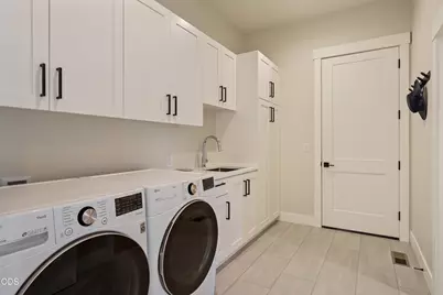1225 NW Elgin Avenue, Bend, OR 97703 - Photo 22